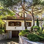 Golden - Forest Retreat With Jacuzzi And Garden View Вилла
