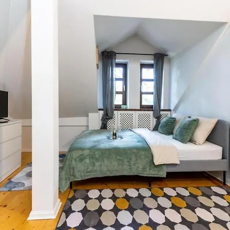 Вилла Golden - Forest Retreat With Jacuzzi And Garden View