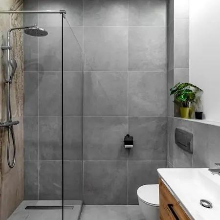 Golden - Forest Retreat With Jacuzzi And Garden View Констанцин-Езёрна