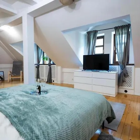 Willa Golden - Forest Retreat With Jacuzzi And Garden View Konstancin-Jeziorna