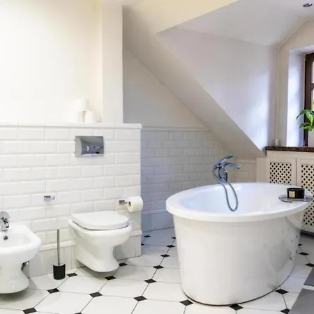 Willa Golden - Forest Retreat With Jacuzzi And Garden View *