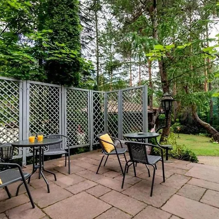 Golden - Forest Retreat With Jacuzzi And Garden View *
