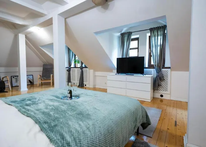 Вилла Golden - Forest Retreat With Jacuzzi And Garden View