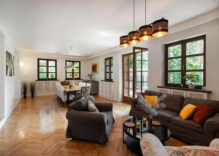 Golden - Forest Retreat With Jacuzzi And Garden View