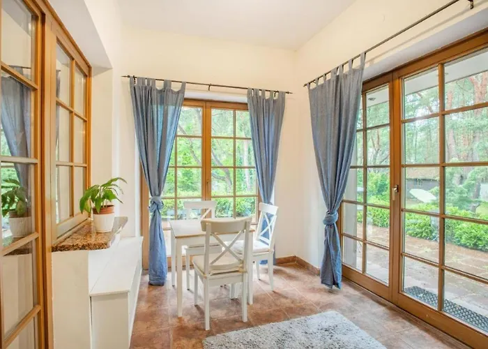 Golden - Forest Retreat With Jacuzzi And Garden View *