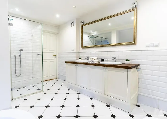 Golden - Forest Retreat With Jacuzzi And Garden View Констанцин-Езёрна