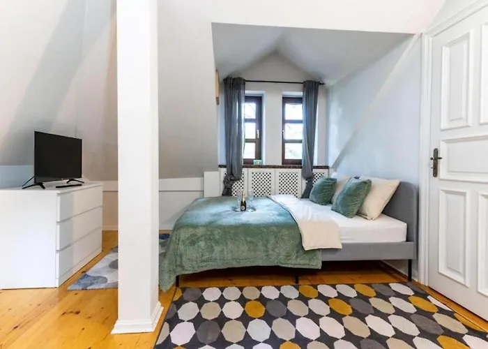 Вилла Golden - Forest Retreat With Jacuzzi And Garden View