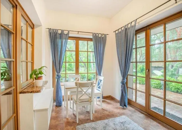 Вилла Golden - Forest Retreat With Jacuzzi And Garden View