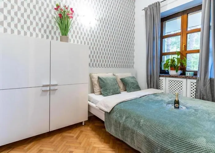 Golden - Forest Retreat With Jacuzzi And Garden View Вилла