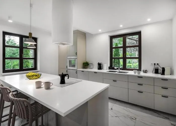 Golden - Forest Retreat With Jacuzzi And Garden View *