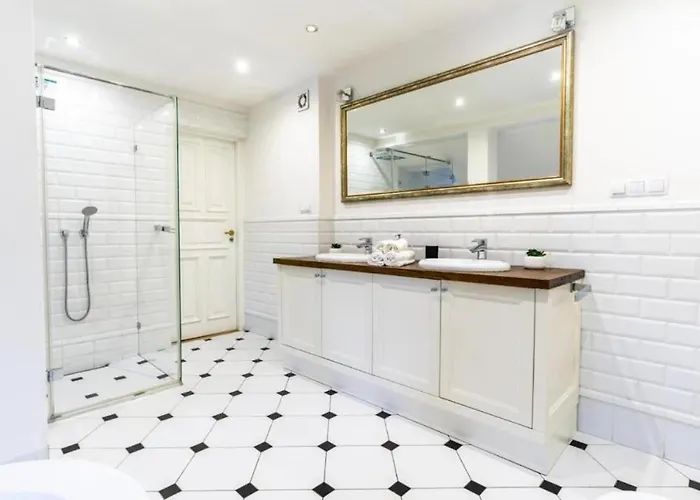 Golden - Forest Retreat With Jacuzzi And Garden View Вилла Констанцин-Езёрна