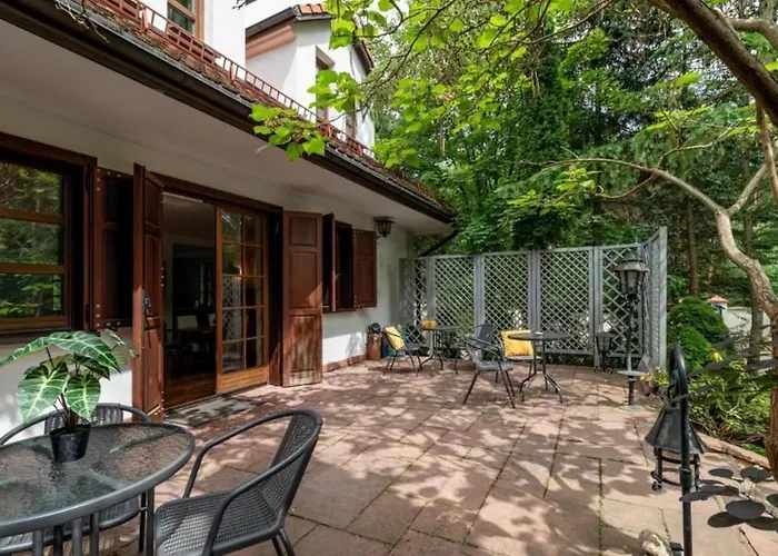 Golden - Forest Retreat With Jacuzzi And Garden View *